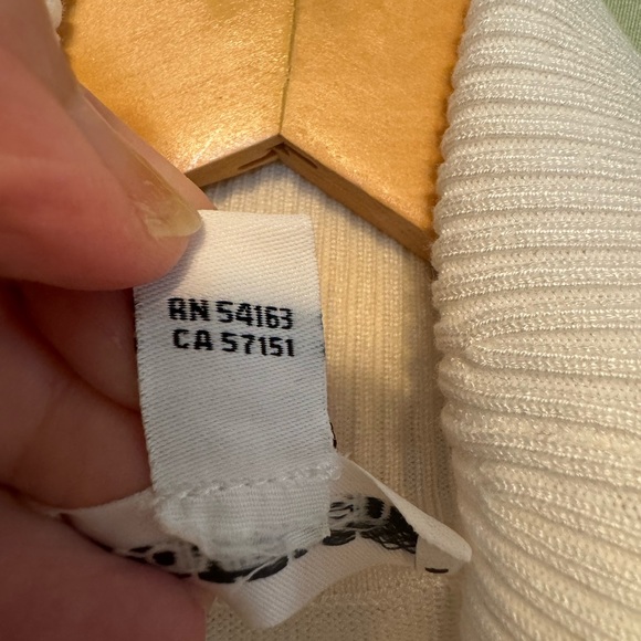 Calvin Klein Women’s Block Turtleneck Sweater Size Small - Picture 4 of 10